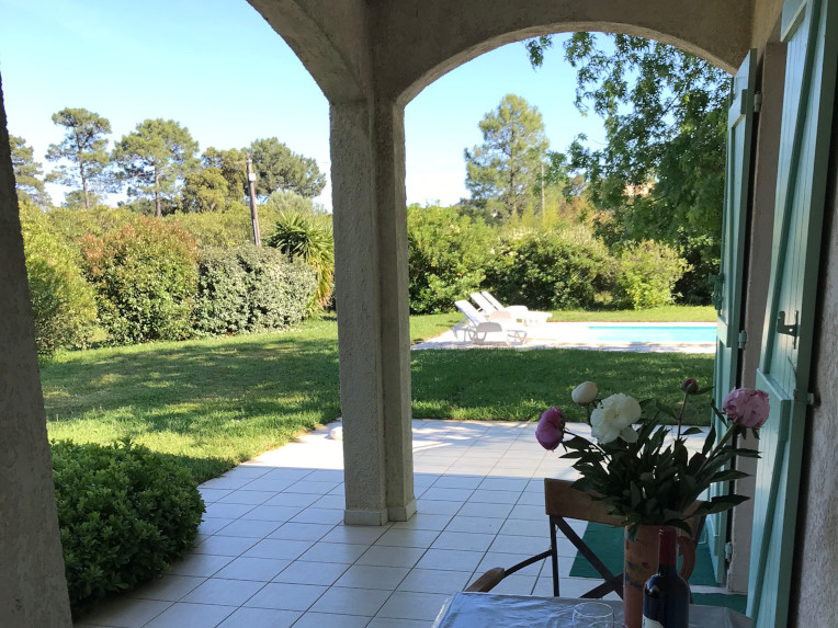 Terrasse sur le côté